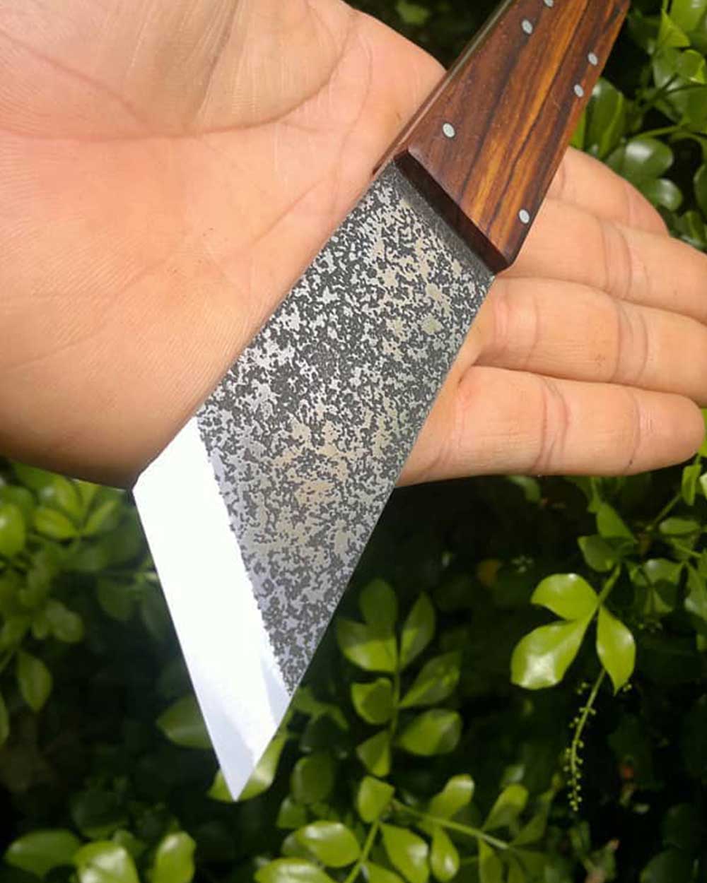 Diudus: leather cutting knife